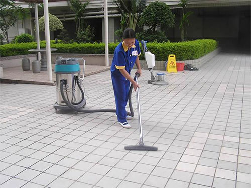 湖南保安服務,墻外高空清洗服務,湖南保利天創(chuàng)物業(yè)發(fā)展有限公司