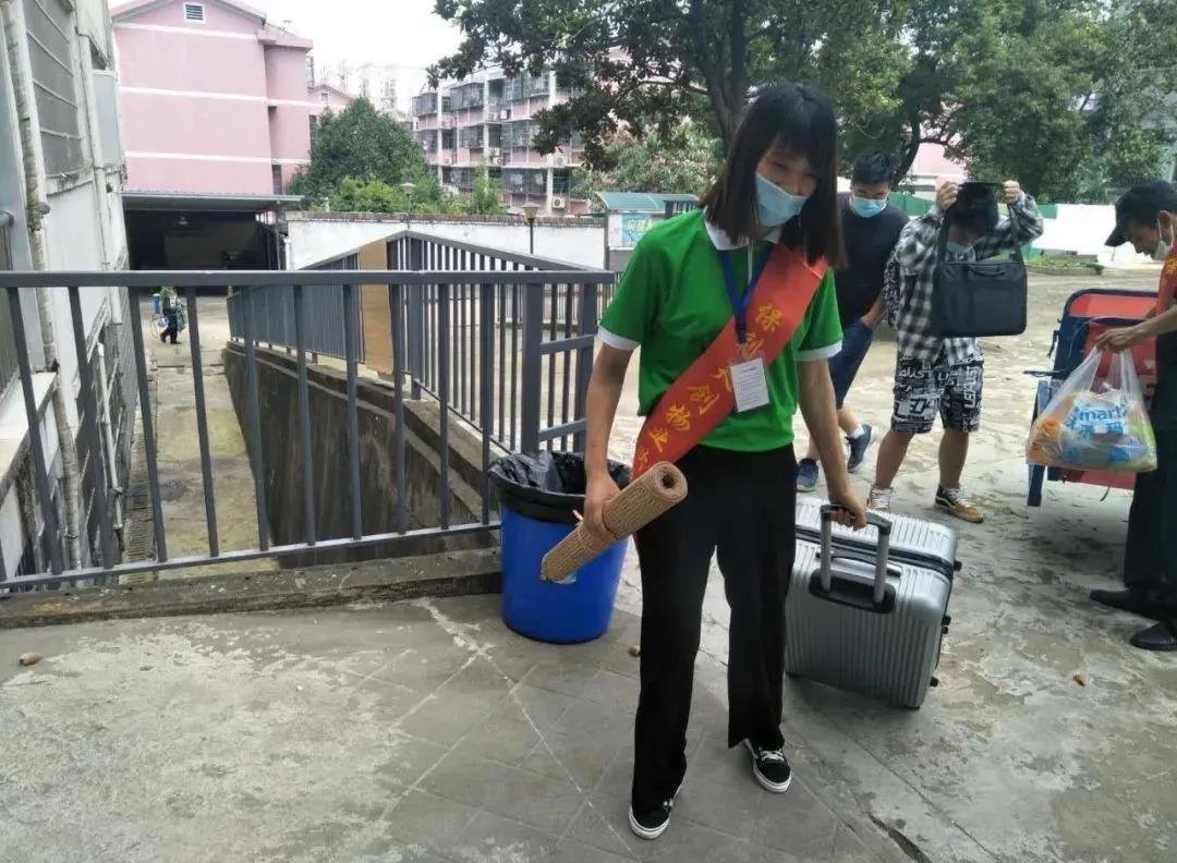 湖南保安服務(wù),墻外高空清洗服務(wù),湖南保利天創(chuàng)物業(yè)發(fā)展有限公司 湖南保安服務(wù),墻外高空清洗服務(wù),湖南保利天創(chuàng)物業(yè)發(fā)展有限公司
