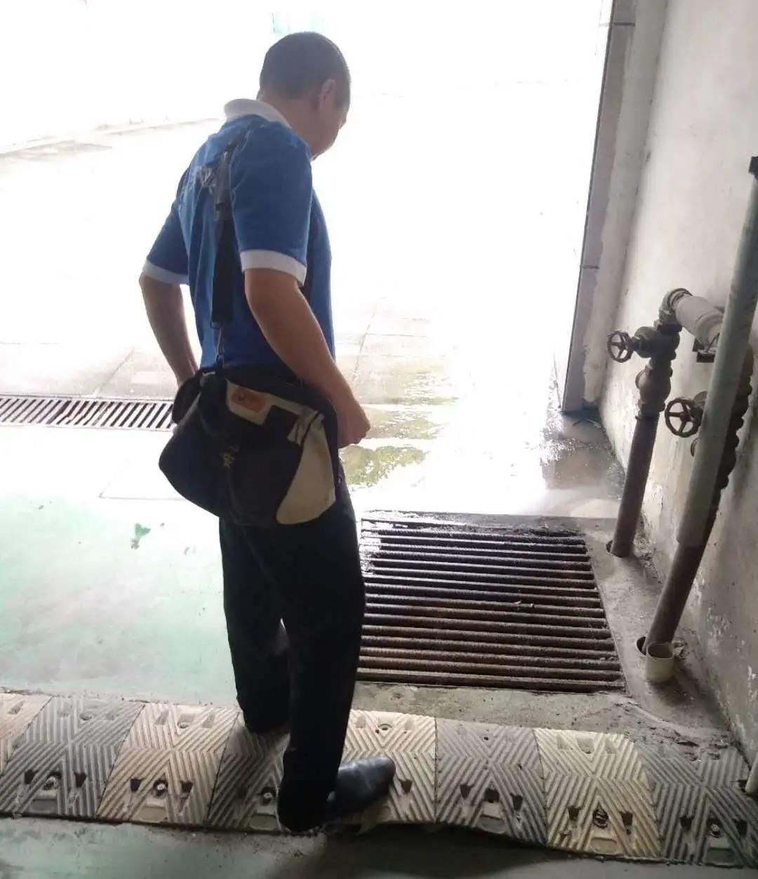 湖南保安服務(wù),墻外高空清洗服務(wù),湖南保利天創(chuàng)物業(yè)發(fā)展有限公司 湖南保安服務(wù),墻外高空清洗服務(wù),湖南保利天創(chuàng)物業(yè)發(fā)展有限公司