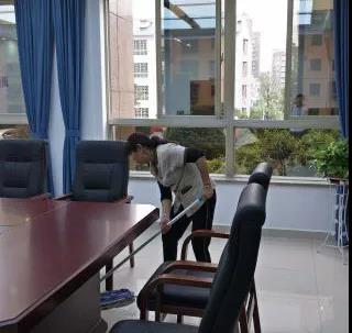湖南保安服務(wù),墻外高空清洗服務(wù),湖南保利天創(chuàng)物業(yè)發(fā)展有限公司 湖南保安服務(wù),墻外高空清洗服務(wù),湖南保利天創(chuàng)物業(yè)發(fā)展有限公司