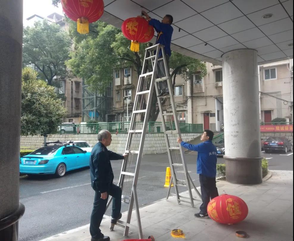 湖南保安服務(wù),墻外高空清洗服務(wù),湖南保利天創(chuàng)物業(yè)發(fā)展有限公司 湖南保安服務(wù),墻外高空清洗服務(wù),湖南保利天創(chuàng)物業(yè)發(fā)展有限公司
