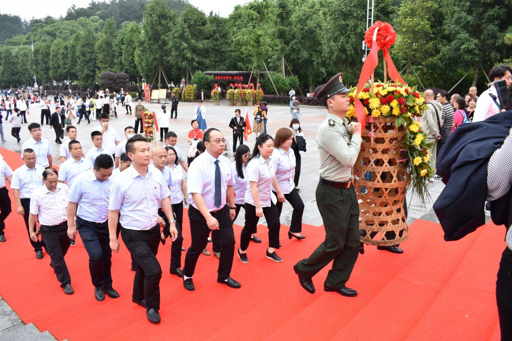 湖南保安服務,墻外高空清洗服務,湖南保利天創(chuàng)物業(yè)發(fā)展有限公司