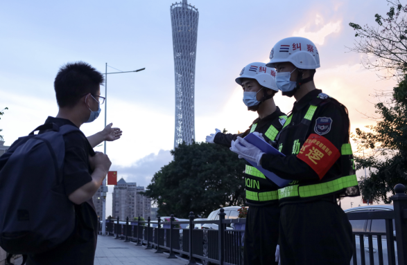 湖南保安服務,墻外高空清洗服務,湖南保利天創(chuàng)物業(yè)發(fā)展有限公司