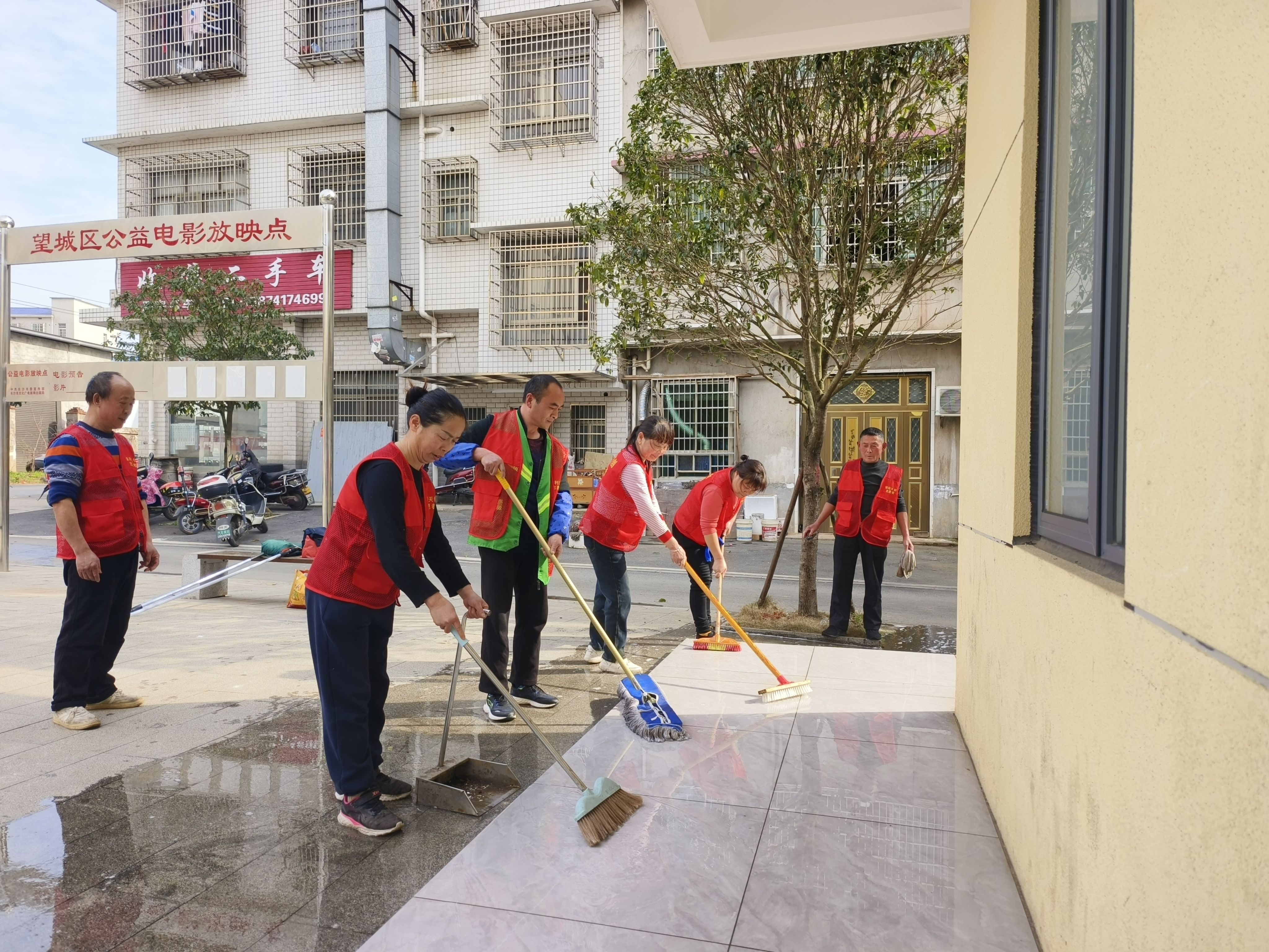 湖南保安服務,墻外高空清洗服務,湖南保利天創(chuàng)物業(yè)發(fā)展有限公司