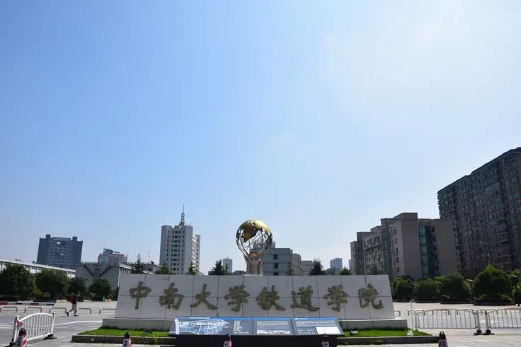湖南保安服務(wù),墻外高空清洗服務(wù),湖南保利天創(chuàng)物業(yè)發(fā)展有限公司 湖南保安服務(wù),墻外高空清洗服務(wù),湖南保利天創(chuàng)物業(yè)發(fā)展有限公司