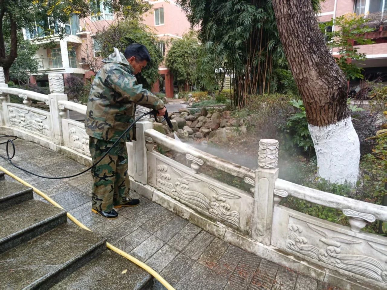 湖南保安服務(wù),墻外高空清洗服務(wù),湖南保利天創(chuàng)物業(yè)發(fā)展有限公司