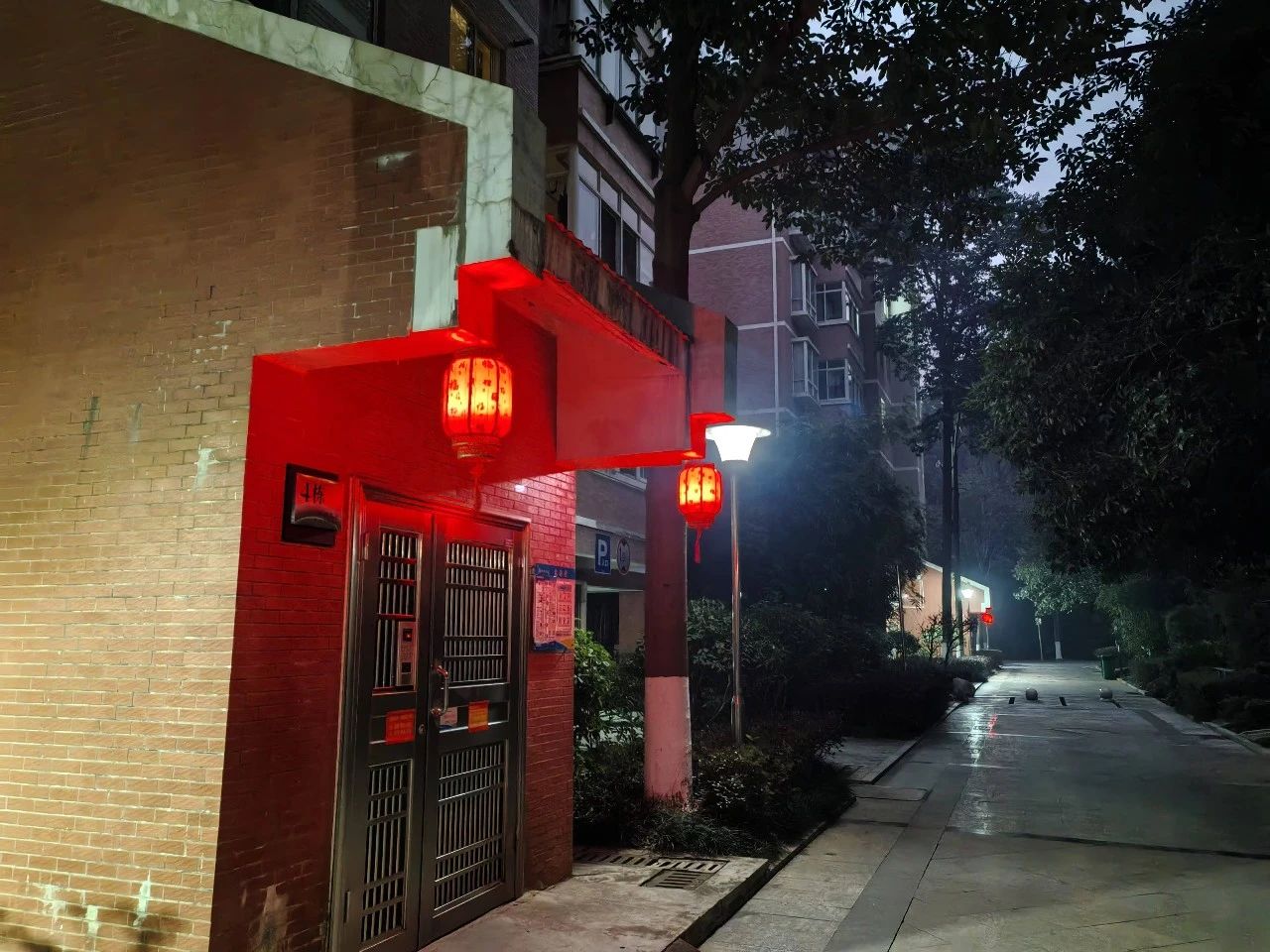 湖南保安服務(wù),墻外高空清洗服務(wù),湖南保利天創(chuàng)物業(yè)發(fā)展有限公司