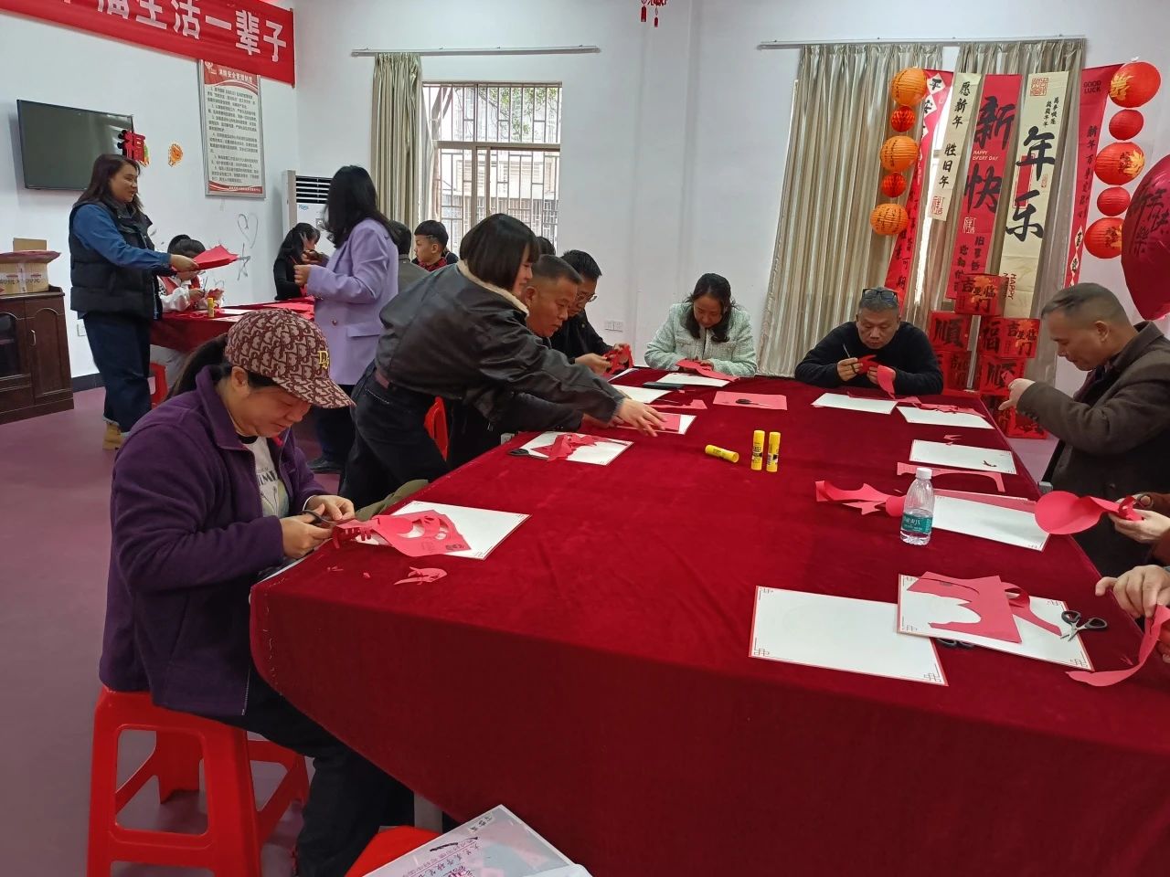 湖南保安服務(wù),墻外高空清洗服務(wù),湖南保利天創(chuàng)物業(yè)發(fā)展有限公司