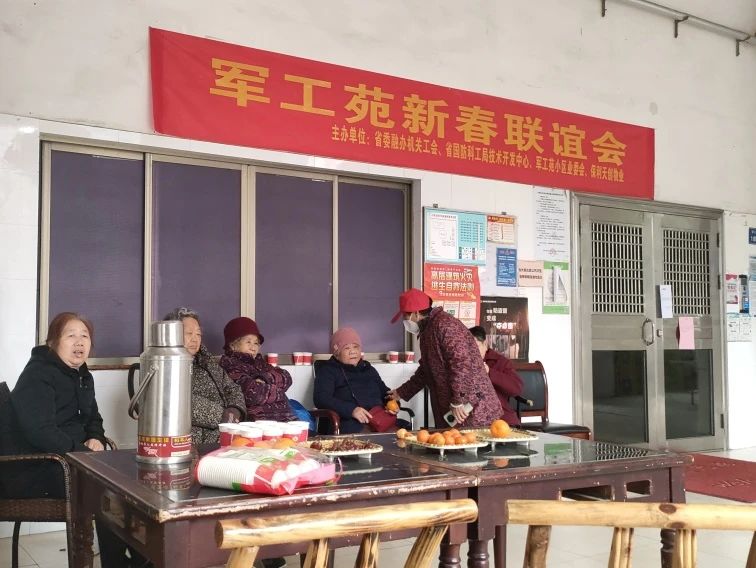 湖南保安服務(wù),墻外高空清洗服務(wù),湖南保利天創(chuàng)物業(yè)發(fā)展有限公司