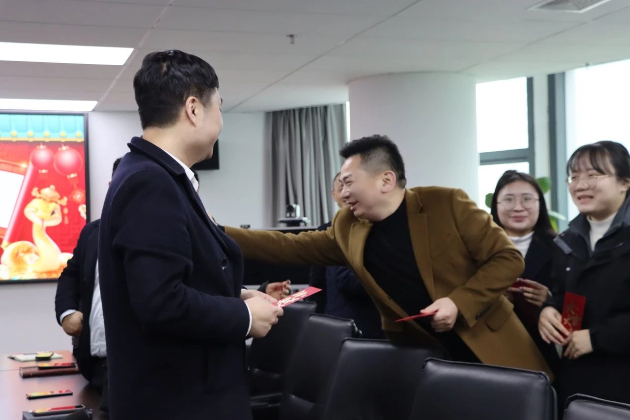 湖南保安服務,墻外高空清洗服務,湖南保利天創(chuàng)物業(yè)發(fā)展有限公司