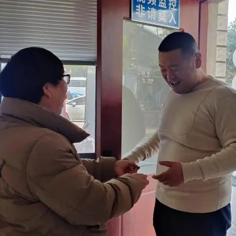 湖南保安服務(wù),墻外高空清洗服務(wù),湖南保利天創(chuàng)物業(yè)發(fā)展有限公司