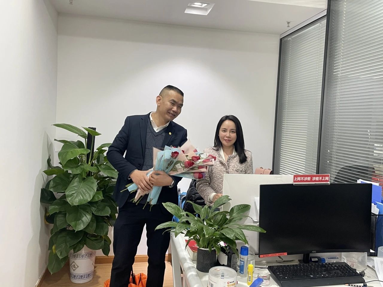 湖南保安服務(wù),墻外高空清洗服務(wù),湖南保利天創(chuàng)物業(yè)發(fā)展有限公司